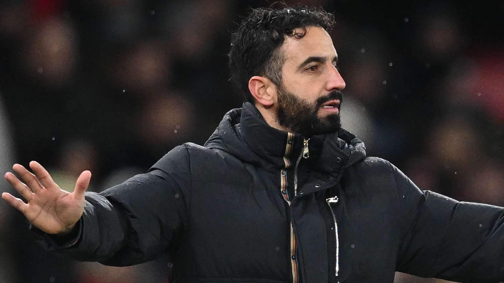 双助队稳居 双助队稳居